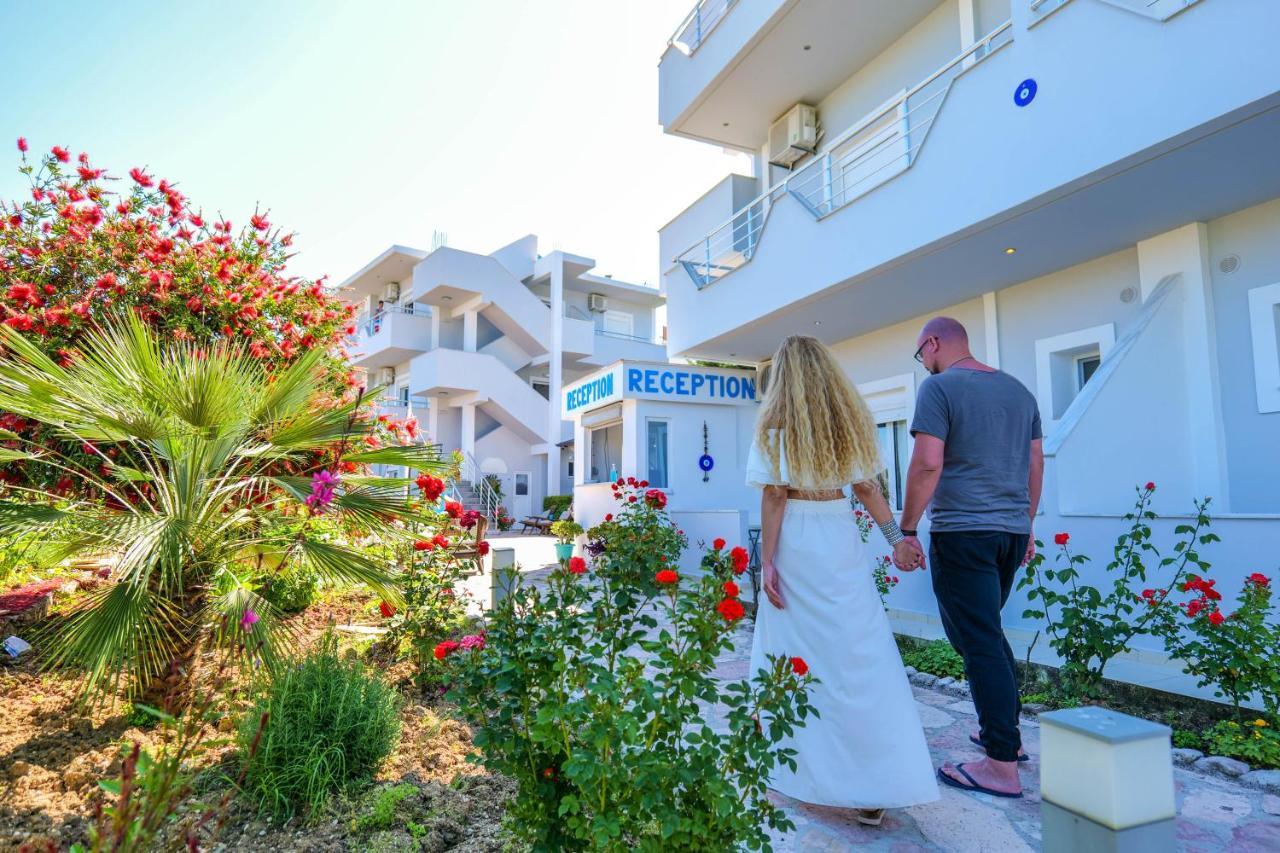 Hotel Two Mermaids คซามิล ภายนอก รูปภาพ
