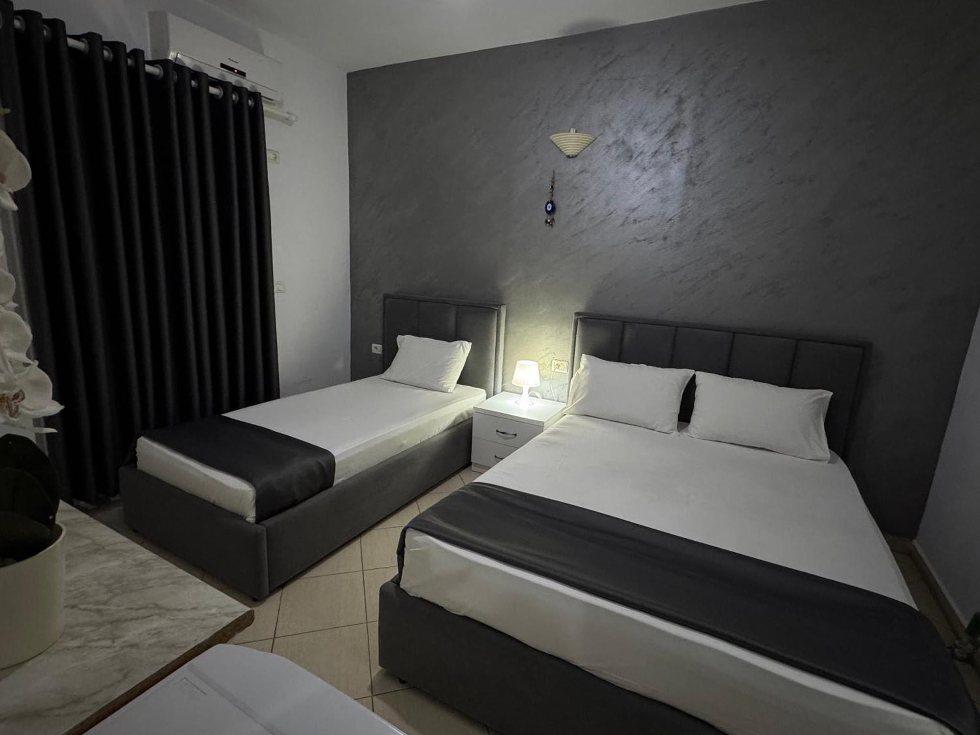 Hotel Two Mermaids คซามิล ภายนอก รูปภาพ