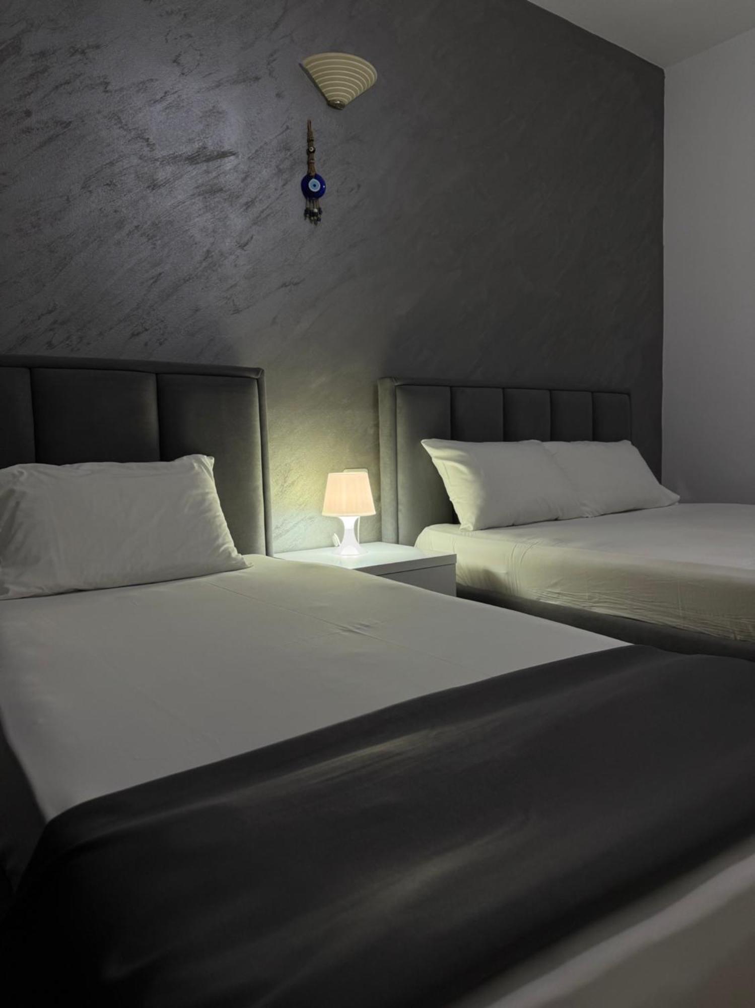Hotel Two Mermaids คซามิล ภายนอก รูปภาพ
